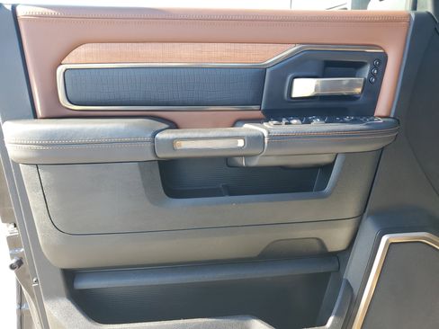 Used 2024 RAM 2500 Limited image 25