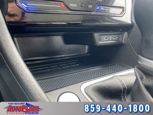 Used 2025 Volkswagen Jetta SE image 23