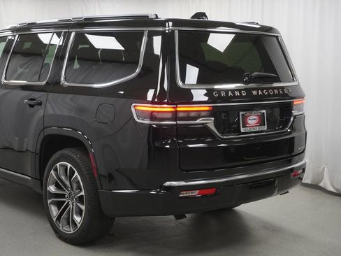 Certified 2024 Jeep Grand Wagoneer Series III w/ Rear-Seat Entertainment Group AWD/4WD image 14