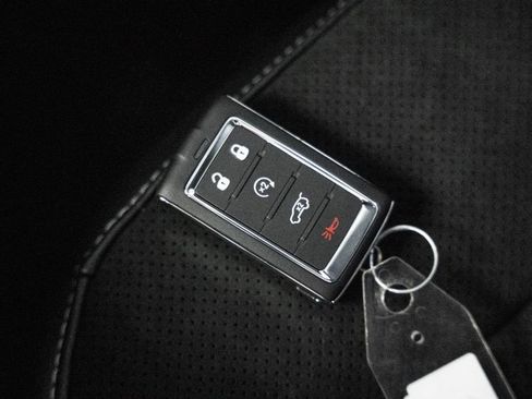 New 2025 Jeep Grand Cherokee Altitude image 41