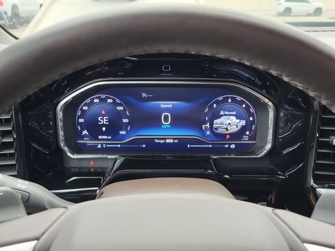 Used 2024 Chevrolet Silverado 1500 LT image 23