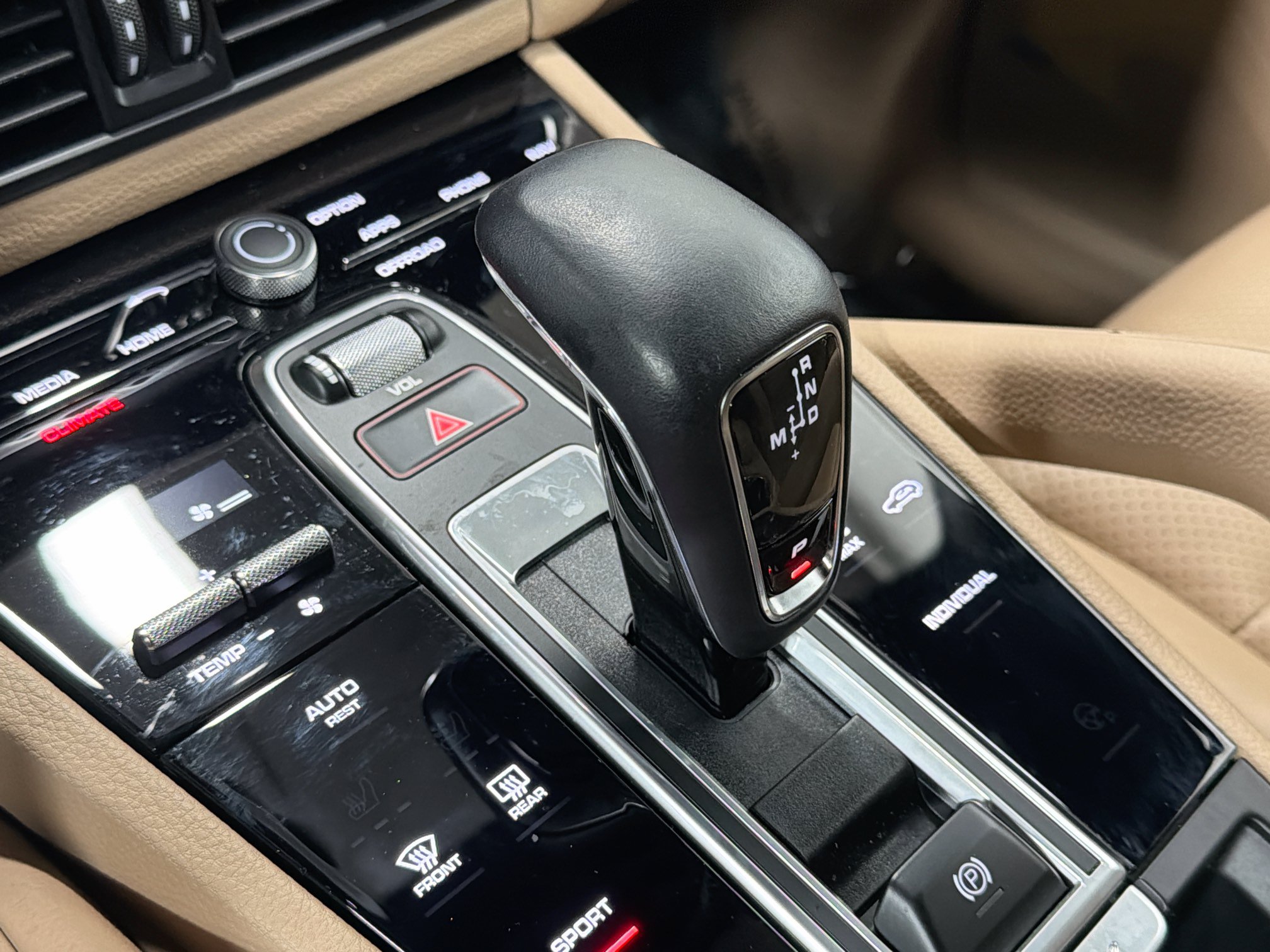 Certified 2023 Porsche Cayenne AWD/4WD image 26