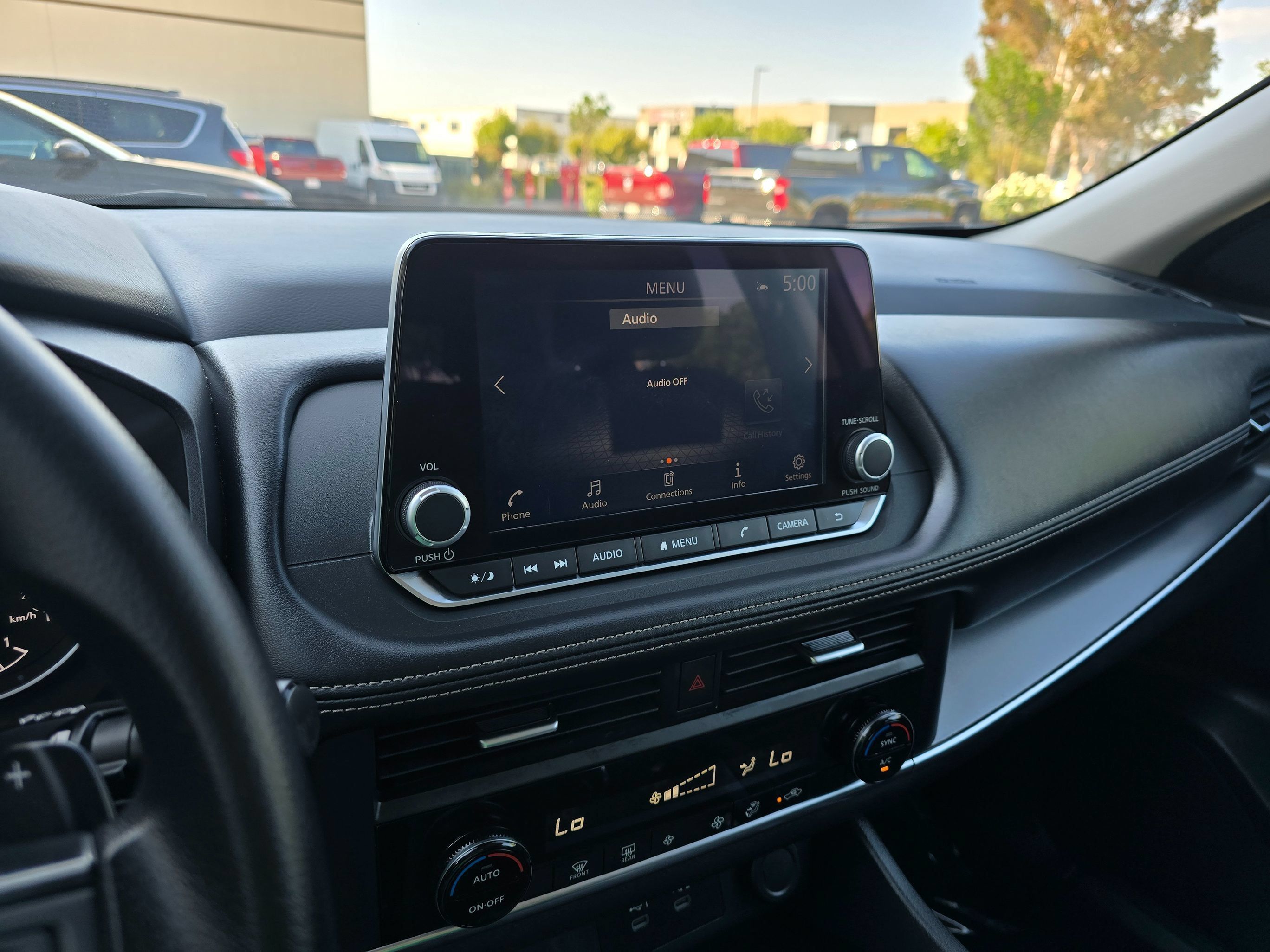 Used 2024 Nissan Rogue SV FWD image 36