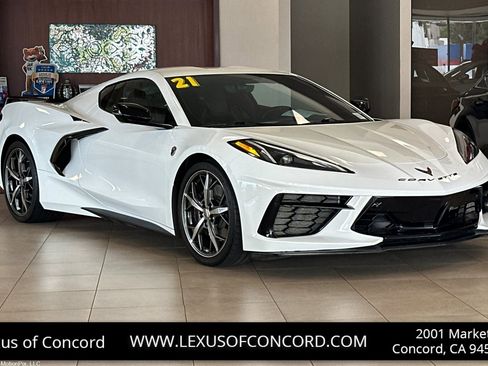 Used 2021 Chevrolet Corvette Stingray Premium Cpe w/ Z51 Performance Package image 1