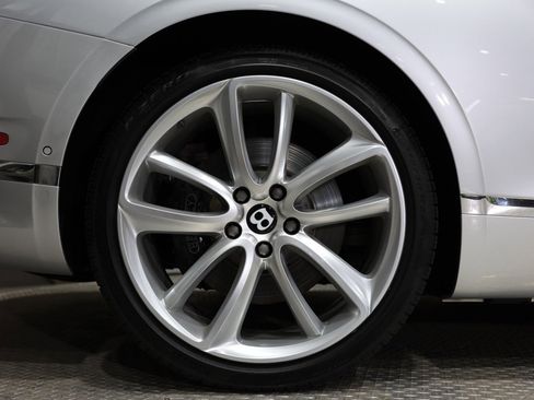 Used 2021 Bentley Continental GT image 10