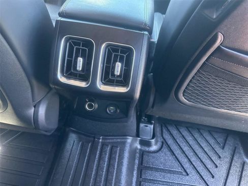 Used 2021 Kia Sorento S FWD image 13