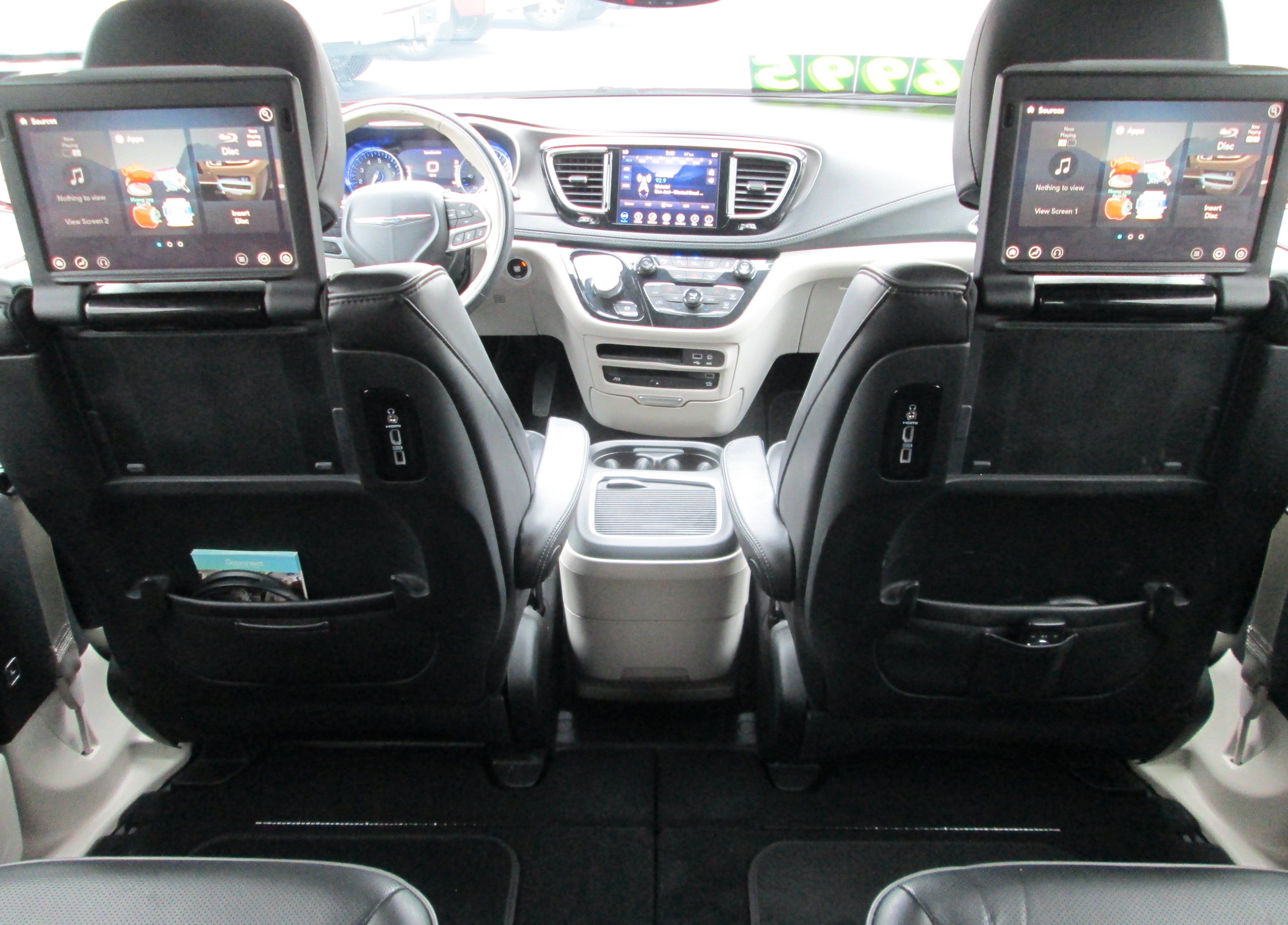 Used 2019 Chrysler Pacifica Limited w/ Advanced Safetytec Group FWD image 16