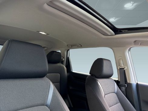 Certified 2025 Honda CR-V EX image 15