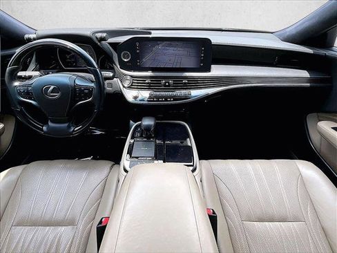 Used 2022 Lexus LS 500 w/ Interior Upgrade Package RWD image 16