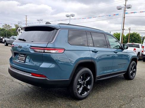 New 2026 Jeep Grand Cherokee L Limited AWD/4WD image 4