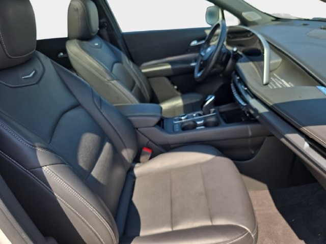 Used 2024 Cadillac XT4 Premium Luxury AWD/4WD image 12