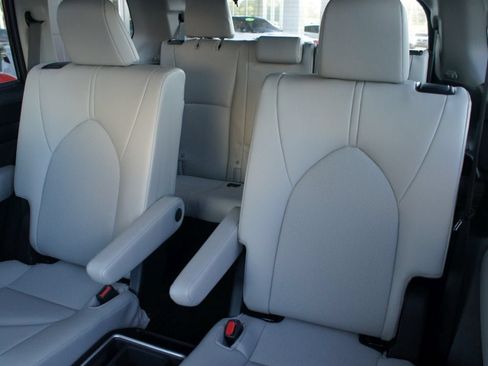 Used 2026 Toyota Grand Highlander AWD Hybrid image 19