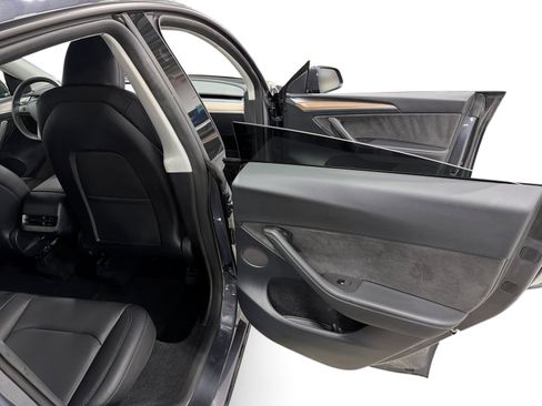 Certified 2023 Tesla Model Y Long Range AWD/4WD image 12