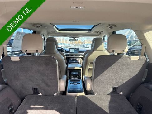 Used 2023 Lincoln Aviator Grand Touring w/ Equipment Group 301A AWD/4WD image 9