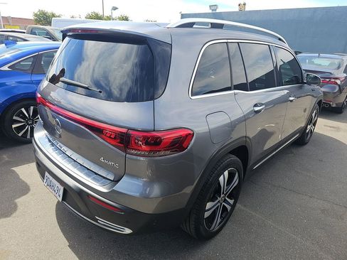 Used 2022 Mercedes-Benz EQB 350 4MATIC image 2