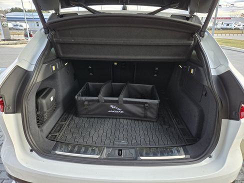 Certified 2026 Jaguar F-PACE R-Dynamic S image 8