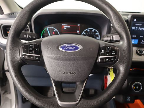 Used 2022 Ford Maverick XLT image 3