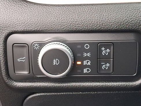 Used 2022 Ford Explorer XLT w/ Equipment Group 202A image 24