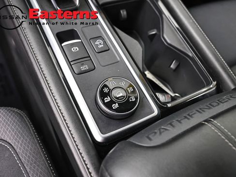 Used 2022 Nissan Pathfinder SV AWD/4WD image 21