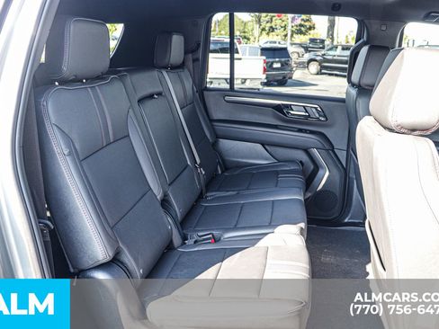 Used 2025 Chevrolet Suburban RST image 25