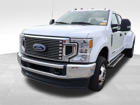 Used 2022 Ford F350 XL w/ STX Appearance Package AWD/4WD image 2
