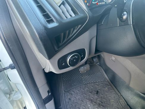 Used 2022 Ford Transit Connect XL image 13