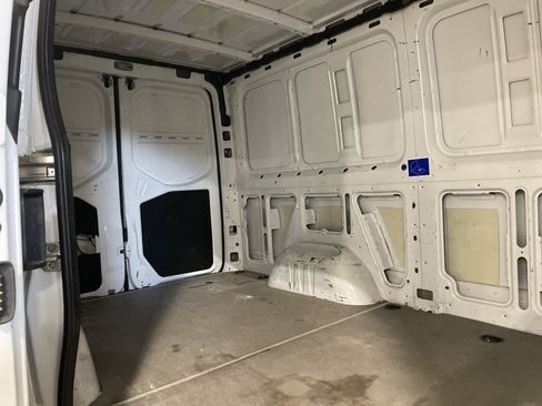 Used 2019 Mercedes-Benz Sprinter 144 image 18