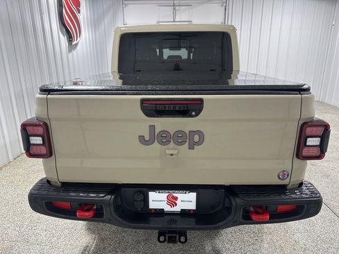 Used 2020 Jeep Gladiator Rubicon image 9