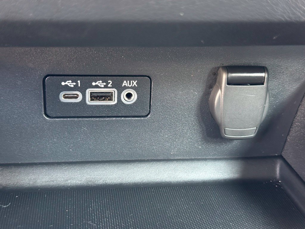 Used 2025 Nissan Altima 2.5 SV FWD image 27