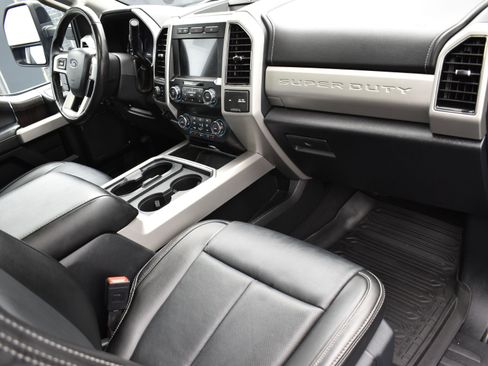 Used 2021 Ford F250 Lariat image 41