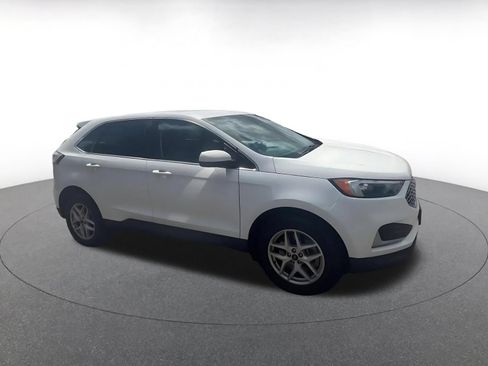 Used 2024 Ford Edge SEL AWD/4WD image 2
