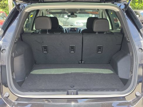 Used 2024 Chevrolet Equinox LS w/ Driver Confidence II Package FWD image 9
