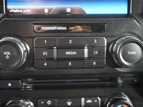 Used 2015 Ford F150 XLT w/ Equipment Group 302A Luxury AWD/4WD image 21