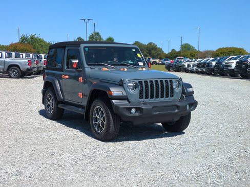 Used 2024 Jeep Wrangler Sport AWD/4WD image 2
