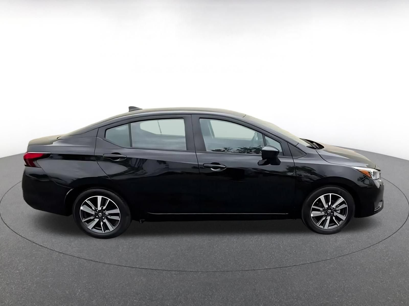 Used 2025 Nissan Versa SV FWD image 15