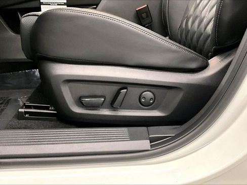 New 2025 Nissan Rogue Platinum w/ Tech Package image 58