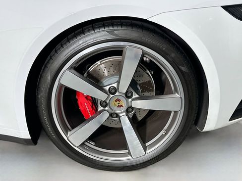 Used 2024 Porsche 911 Carrera S image 32