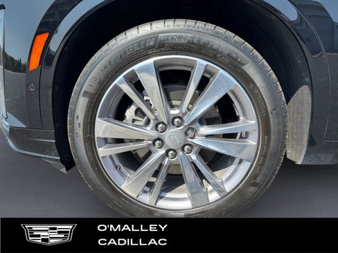 Certified 2023 Cadillac XT6 Premium Luxury w/ Technology Package AWD/4WD image 9