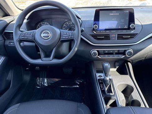 Certified 2025 Nissan Altima 2.5 S image 8