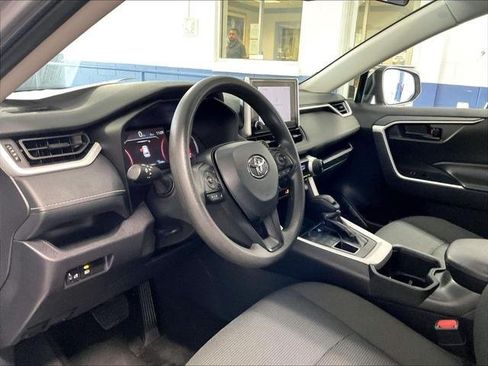 Certified 2025 Toyota RAV4 LE AWD/4WD image 8