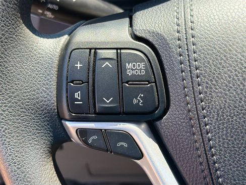 Used 2020 Toyota Sienna LE FWD image 17