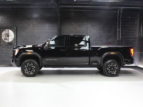Used 2024 GMC Sierra 2500 AT4X image 3