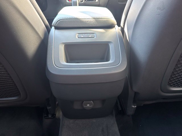 Certified 2025 Volvo XC60 B5 Plus AWD/4WD image 17