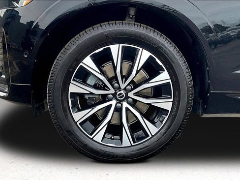 Used 2024 Volvo XC60 B5 Plus AWD/4WD image 34