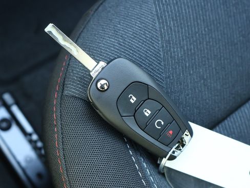 New 2026 Chevrolet Trax RS w/ Sunroof Package image 21