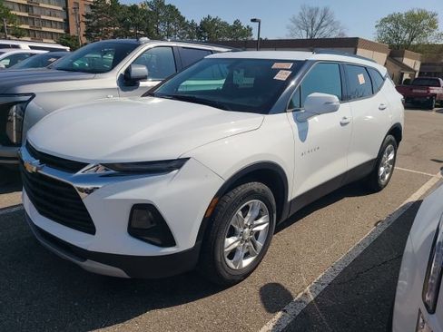 Used 2020 Chevrolet Blazer LT FWD image 1