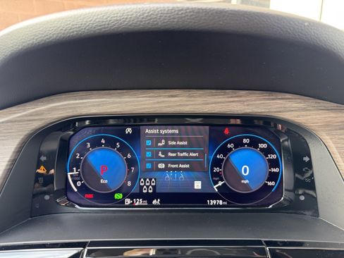 Used 2024 Volkswagen Atlas SEL Premium R-Line image 19