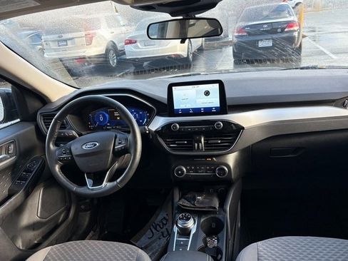 Used 2020 Ford Escape SE Sport image 7