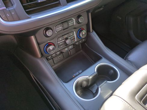 Used 2021 Chevrolet Tahoe High Country w/ Premium Package image 21