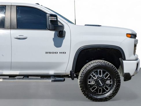 Used 2024 Chevrolet Silverado 3500 LT w/ Convenience Package image 8